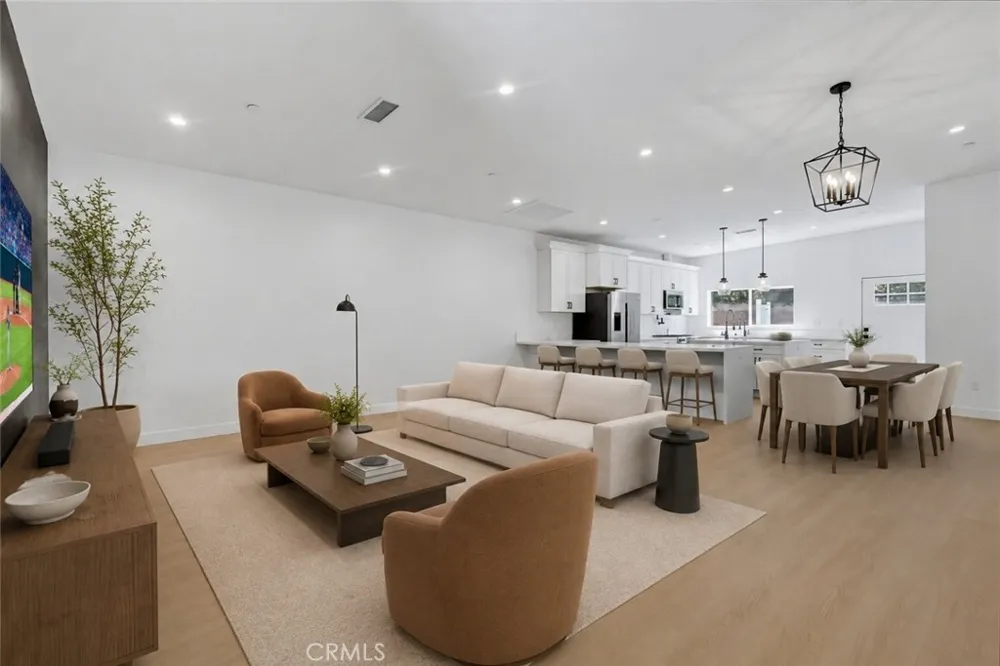 8738 Paso Robles Northridge, CA 91325