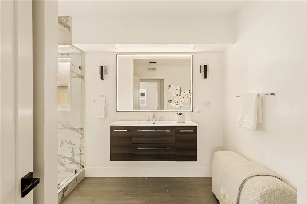 702 Acacia Avenue Corona del Mar, CA 92625