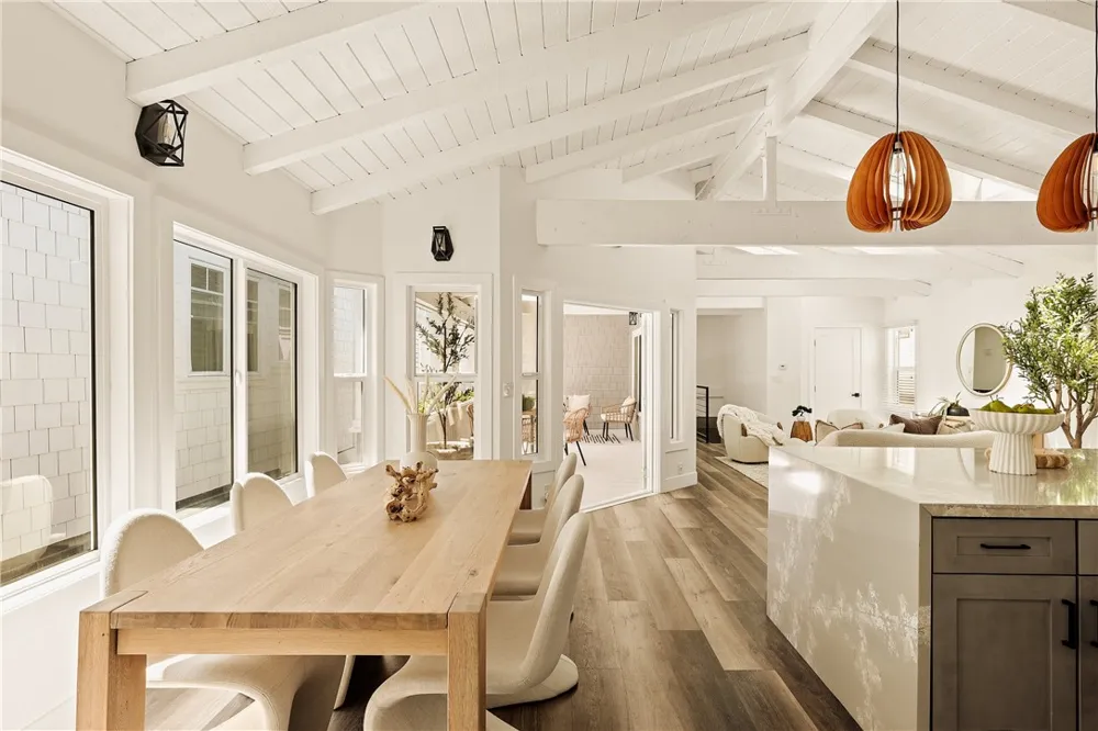 702 Acacia Avenue Corona del Mar, CA 92625