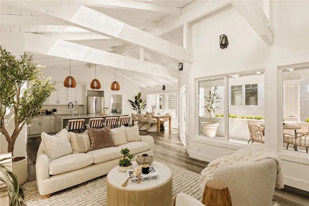 702 Acacia Avenue Corona del Mar, CA 92625