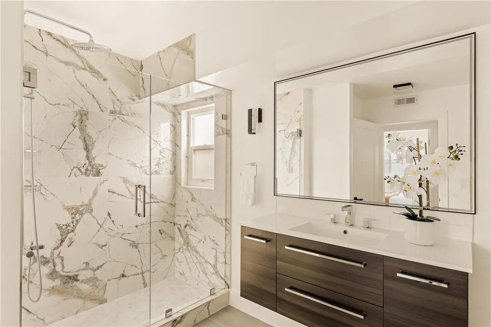 702 Acacia Avenue Corona del Mar, CA 92625