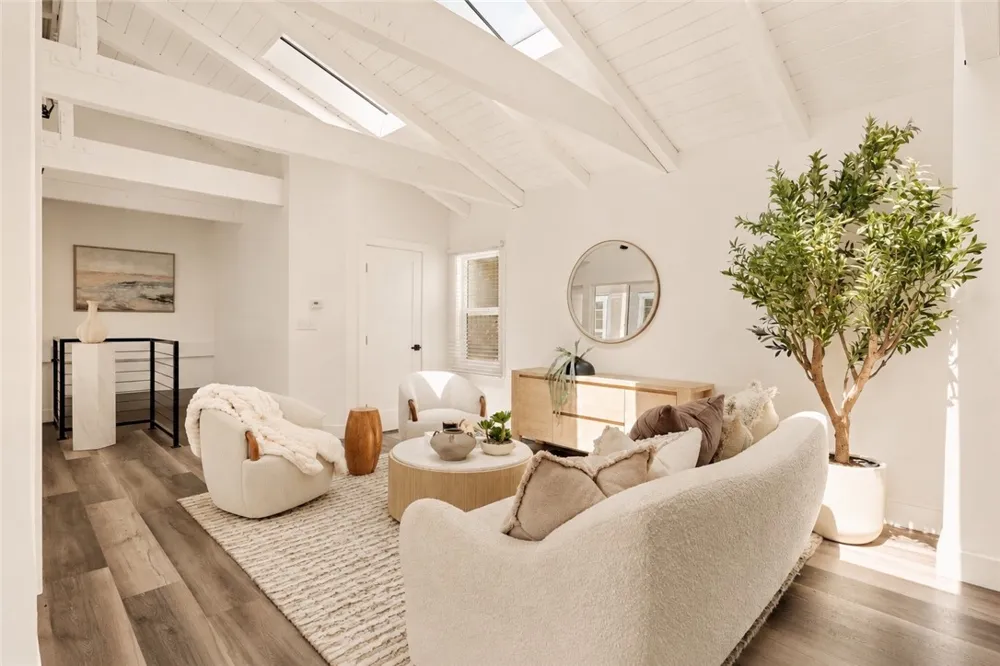 702 Acacia Avenue Corona del Mar, CA 92625