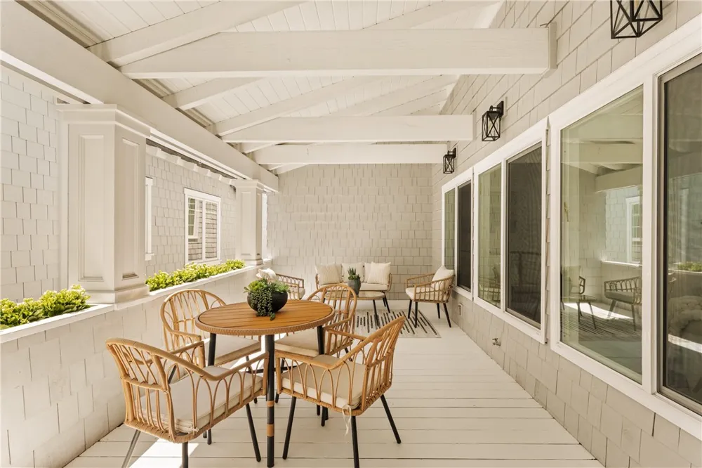 702 Acacia Avenue Corona del Mar, CA 92625