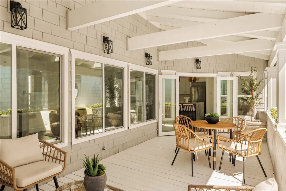 702 Acacia Avenue Corona del Mar, CA 92625