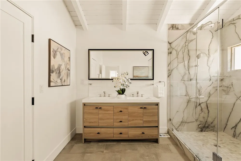 702 Acacia Avenue Corona del Mar, CA 92625