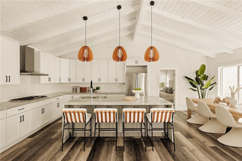 702 Acacia Avenue Corona del Mar, CA 92625