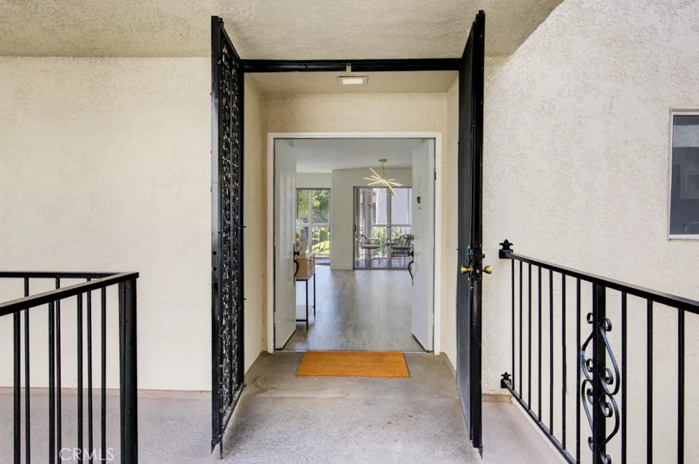 2391 VIA MARIPOAS #2G Laguna Woods, CA 92637