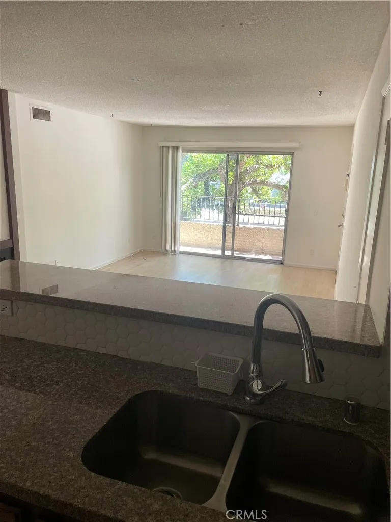 12203 Magnolia #102 Valley Village, CA 91607