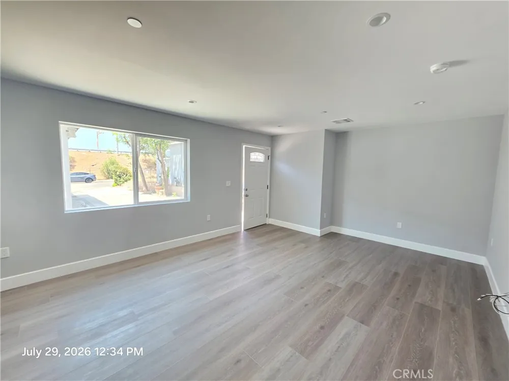8156 Potter Avenue North Hollywood, CA 91605