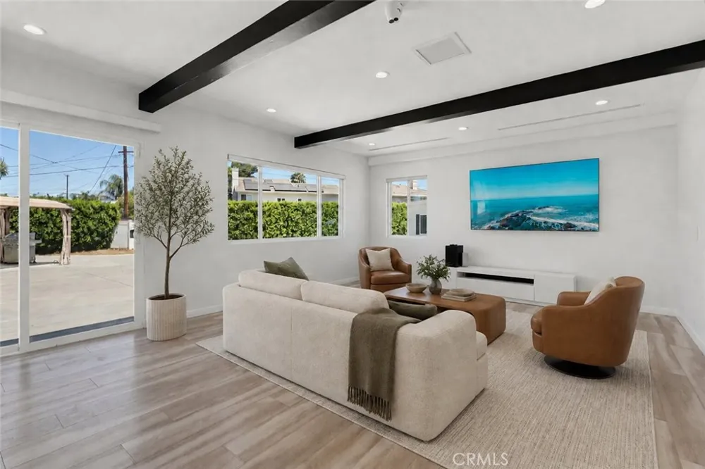 8740 Paso Robles Northridge, CA 91325