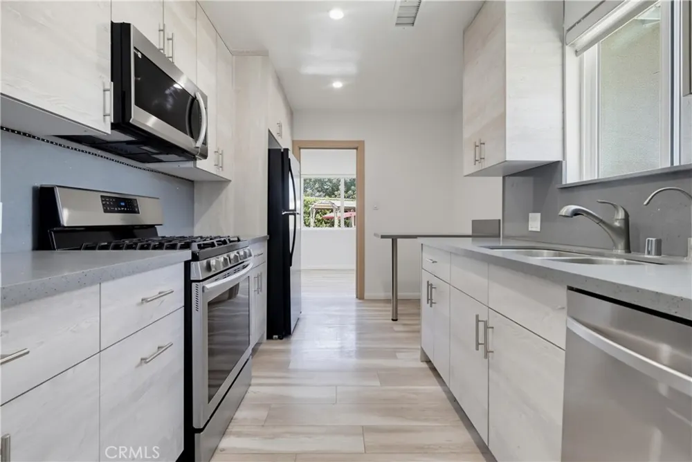 8740 Paso Robles Northridge, CA 91325