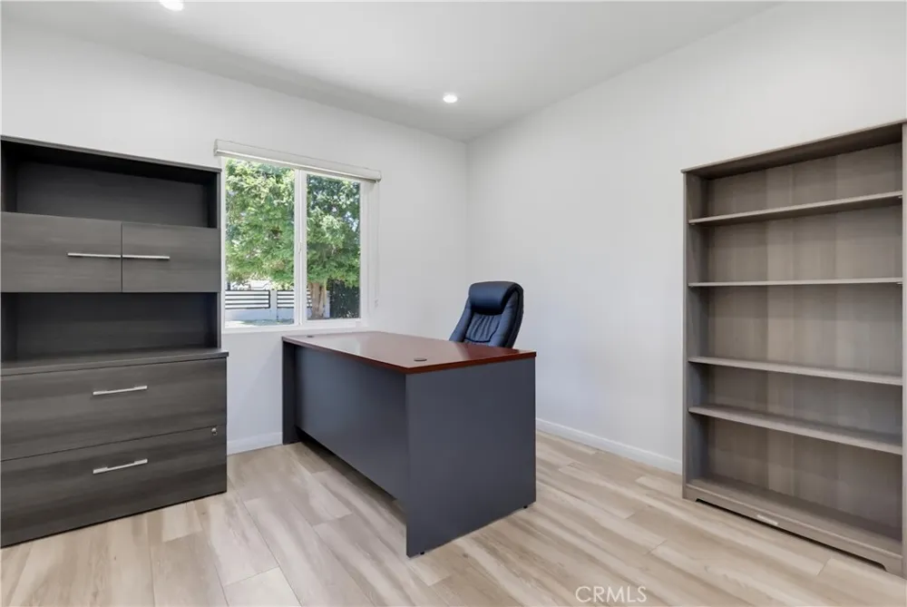 8740 Paso Robles Northridge, CA 91325