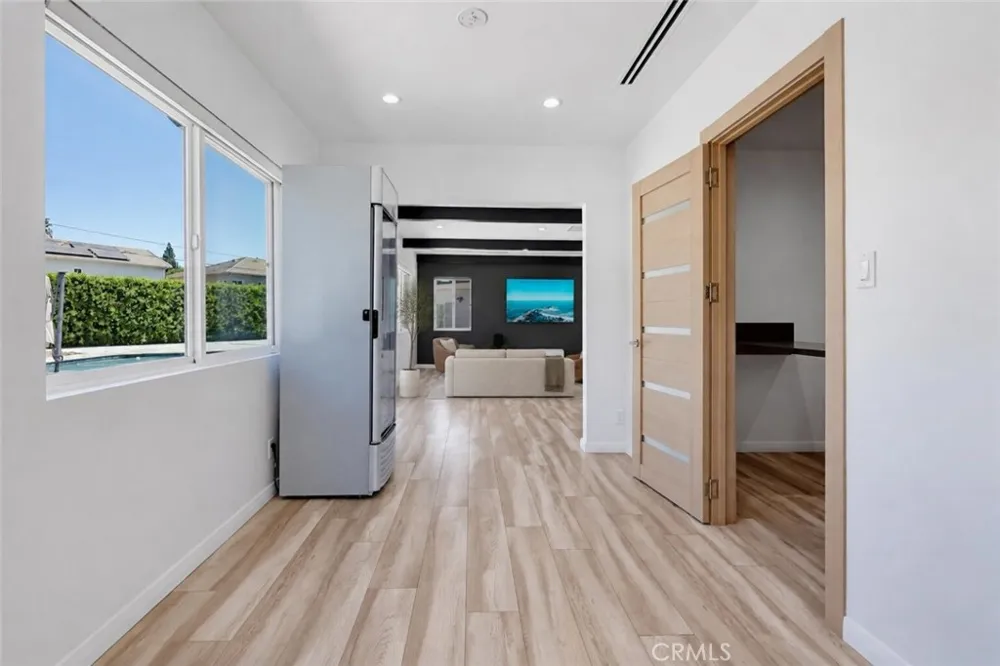 8740 Paso Robles Northridge, CA 91325