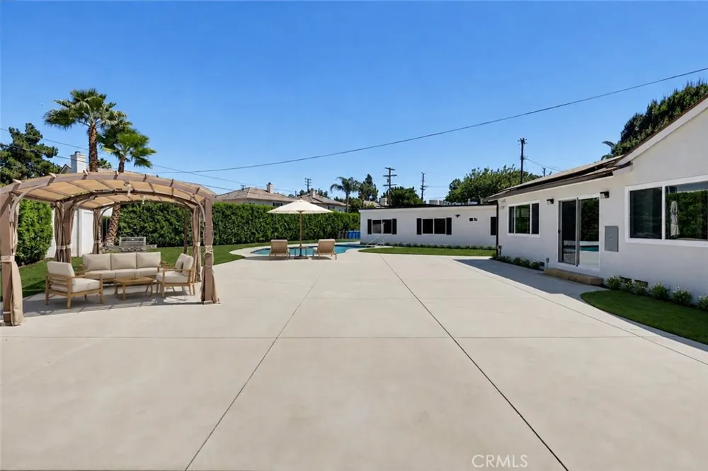 8740 Paso Robles Northridge, CA 91325