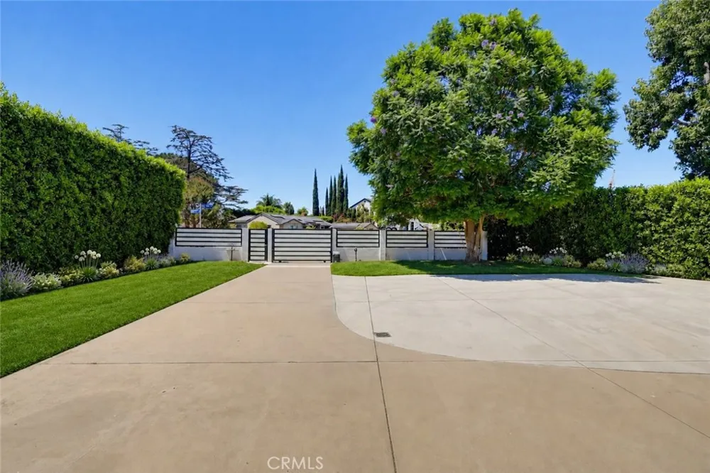 8740 Paso Robles Northridge, CA 91325