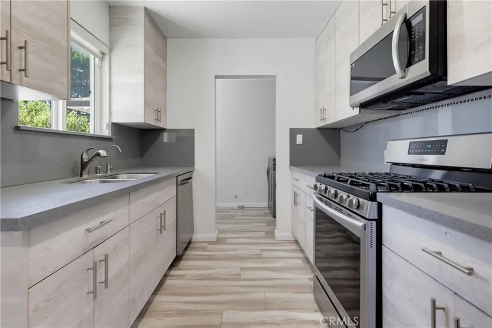 8740 Paso Robles Northridge, CA 91325