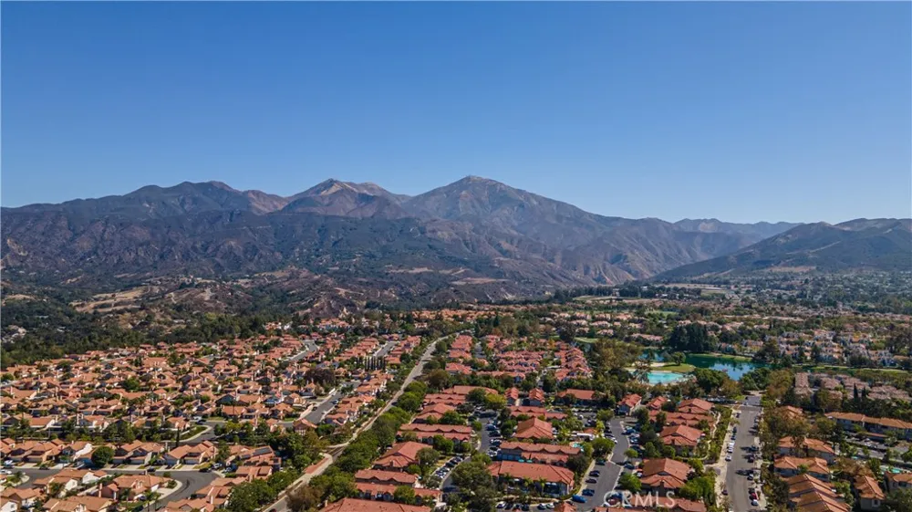 21 Calle Vaqueta Rancho Santa Margarita, CA 92688