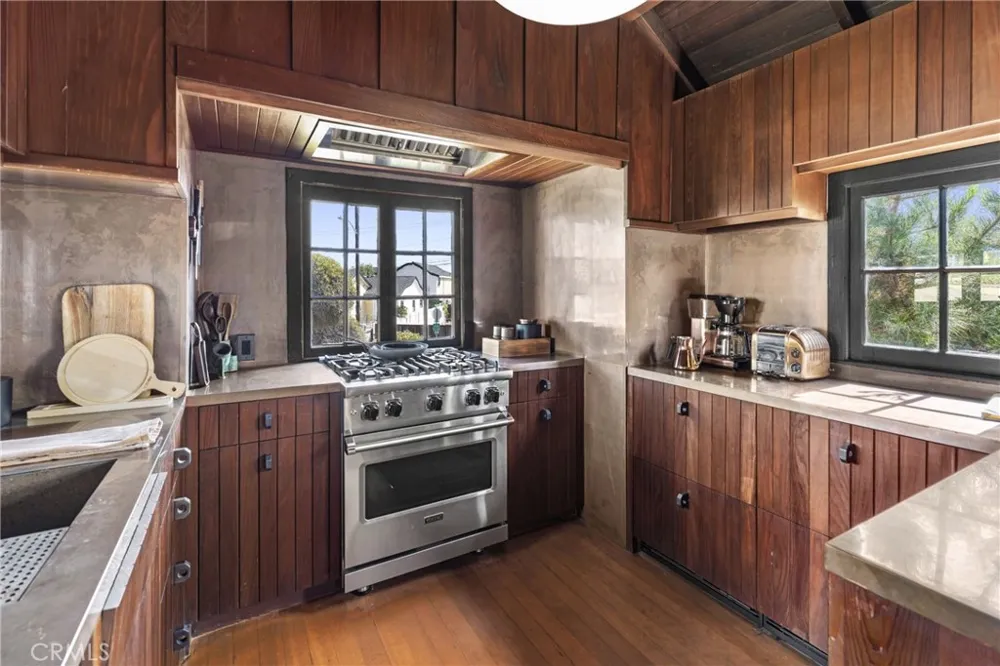 310 Hawthorne Road Laguna Beach, CA 92651