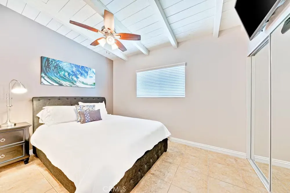 125 46th Street #B Newport Beach, CA 92663