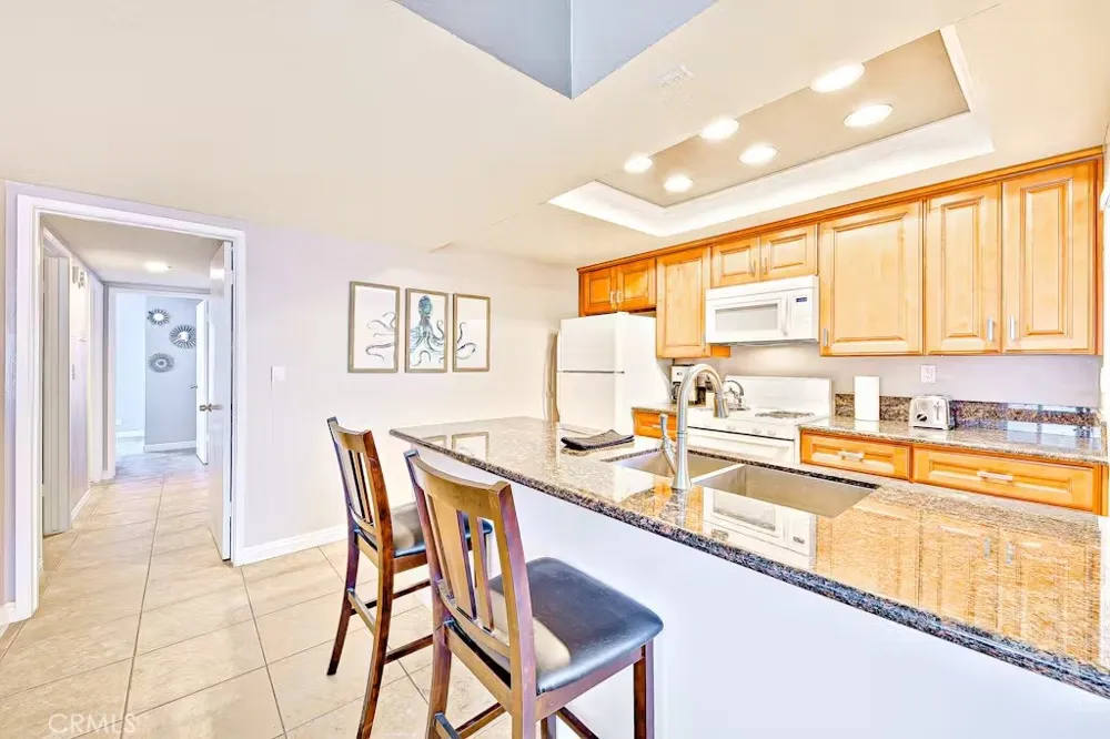 125 46th Street #B Newport Beach, CA 92663