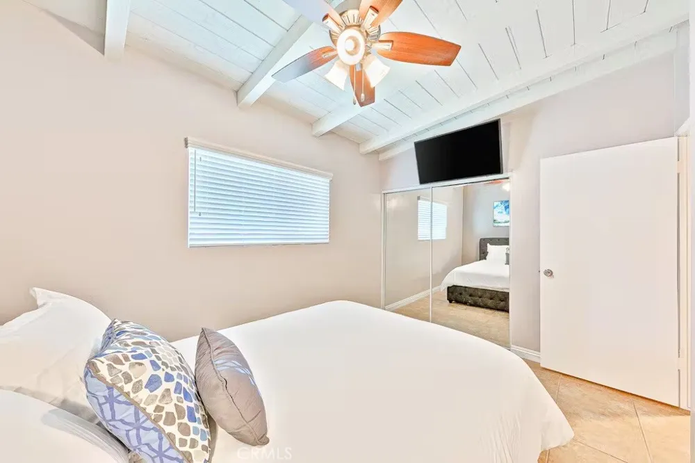 125 46th Street #B Newport Beach, CA 92663