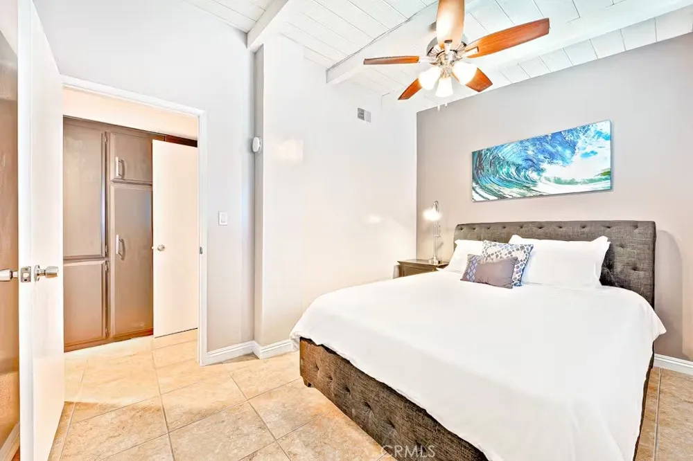 125 46th Street #B Newport Beach, CA 92663