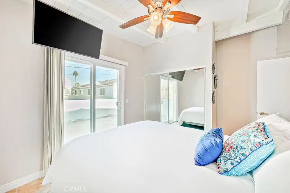 125 46th Street #B Newport Beach, CA 92663
