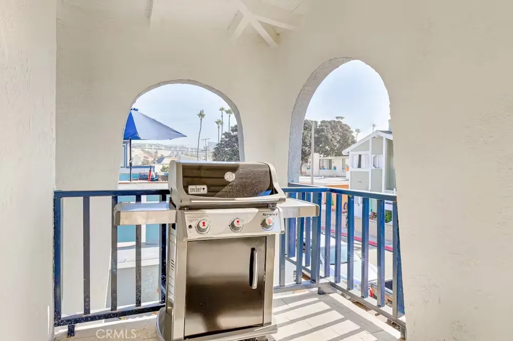 125 46th Street #B Newport Beach, CA 92663