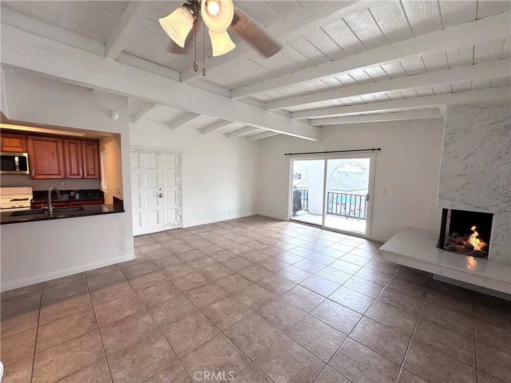 125 46th Street #B Newport Beach, CA 92663