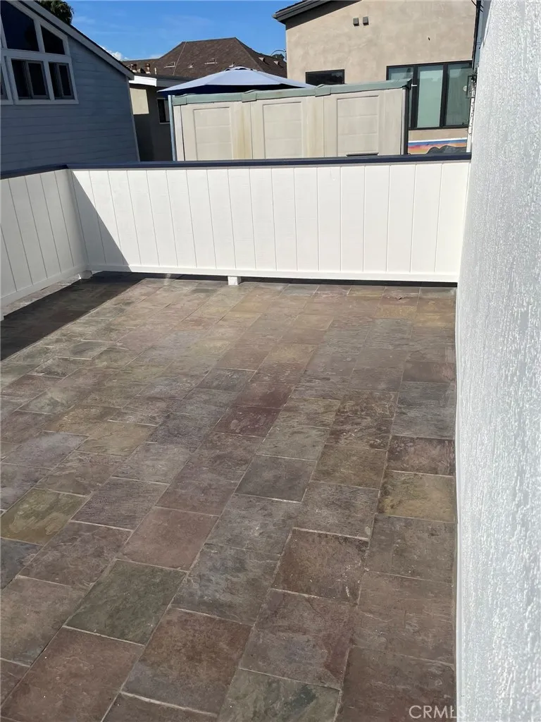 125 46th Street #B Newport Beach, CA 92663