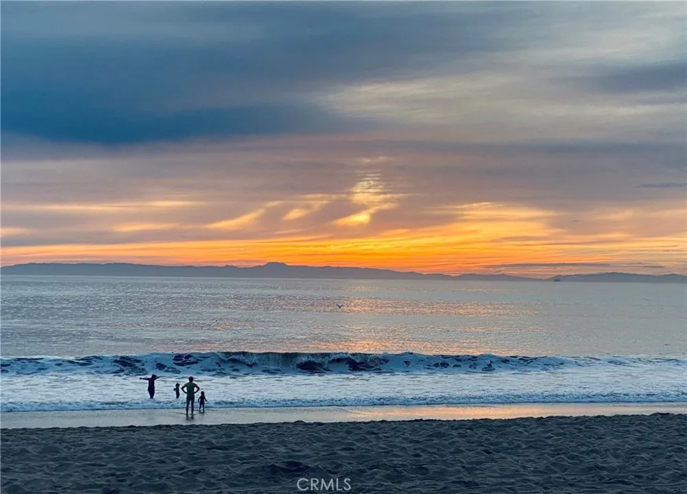 125 46th Street #B Newport Beach, CA 92663