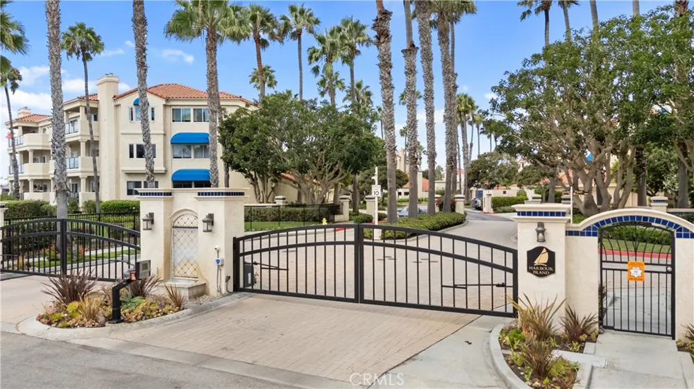 4235 Harbour Island Oxnard, CA 93035