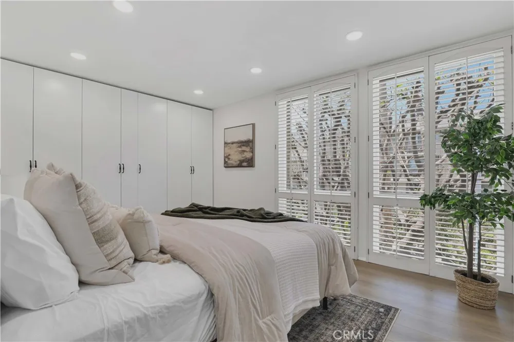 970 Palm Avenue #200 West Hollywood, CA 90069