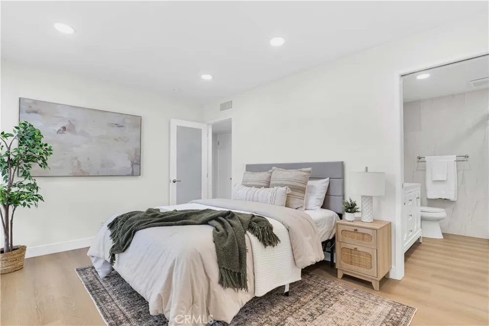 970 Palm Avenue #200 West Hollywood, CA 90069