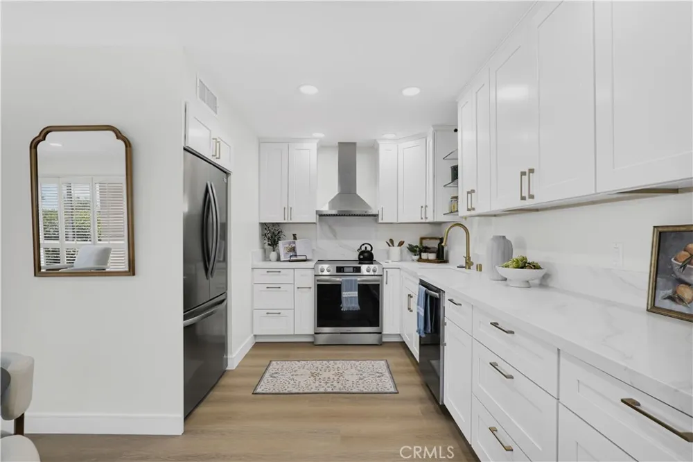 970 Palm Avenue #200 West Hollywood, CA 90069