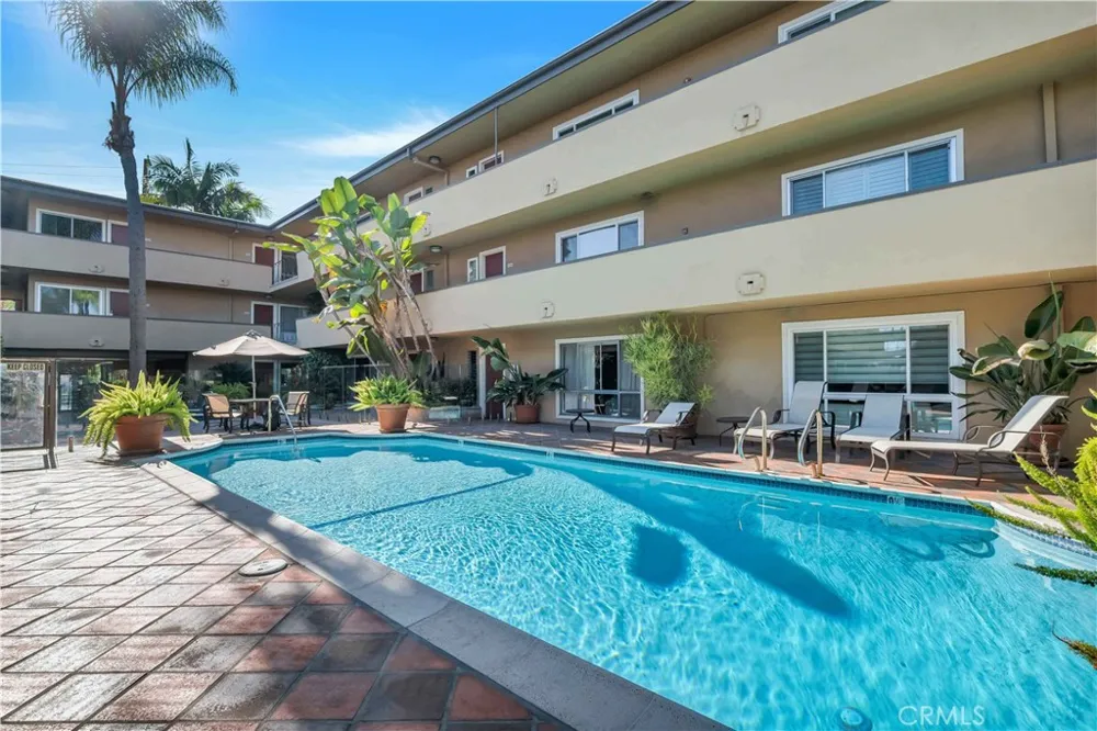970 Palm Avenue #200 West Hollywood, CA 90069