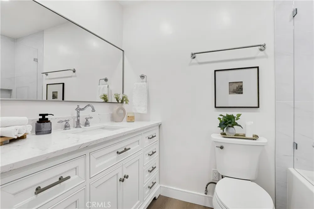 970 Palm Avenue #200 West Hollywood, CA 90069