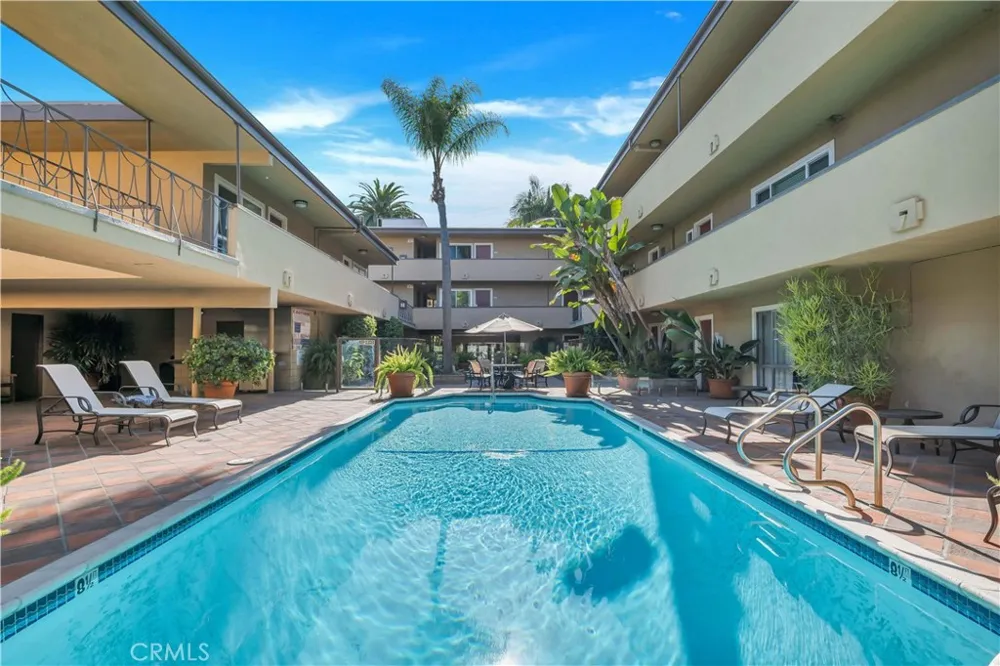 970 Palm Avenue #200 West Hollywood, CA 90069