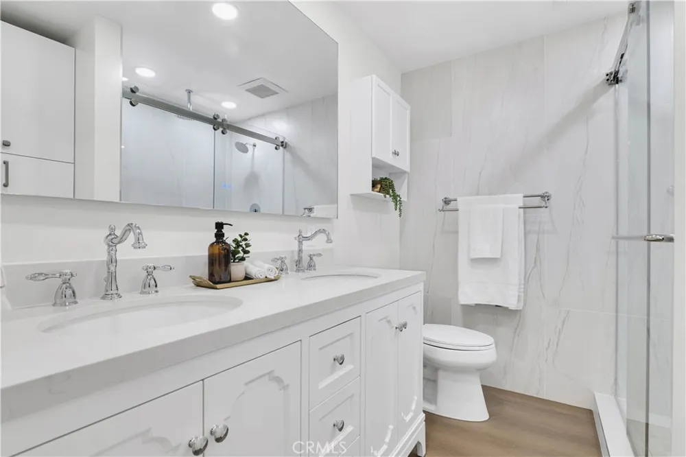 970 Palm Avenue #200 West Hollywood, CA 90069
