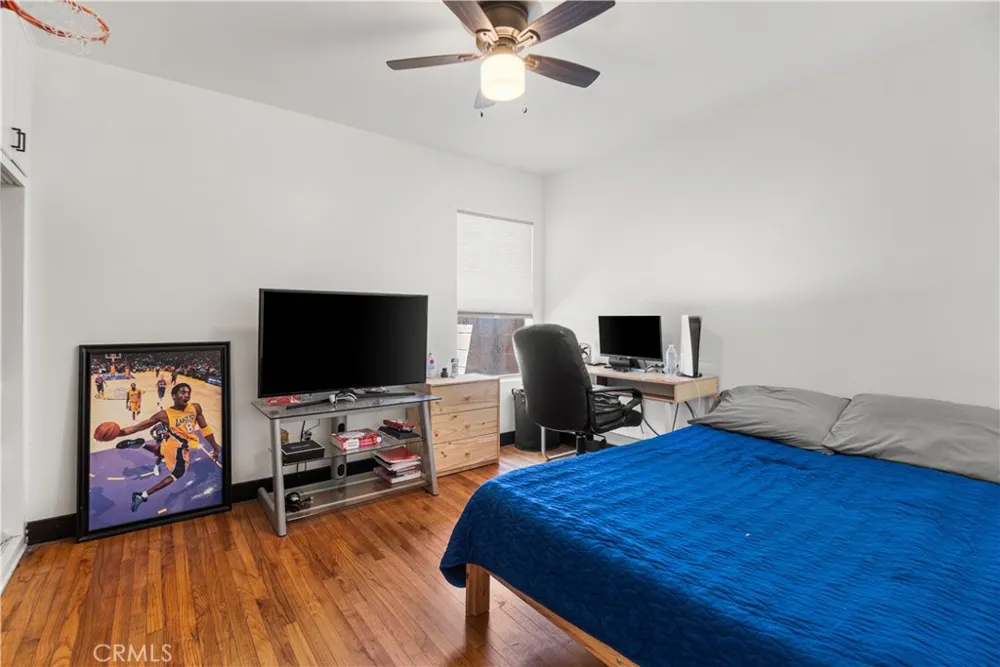 1208 S Stoneacre Compton, CA 90221