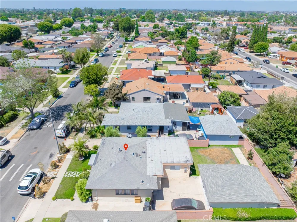 1208 S Stoneacre Compton, CA 90221