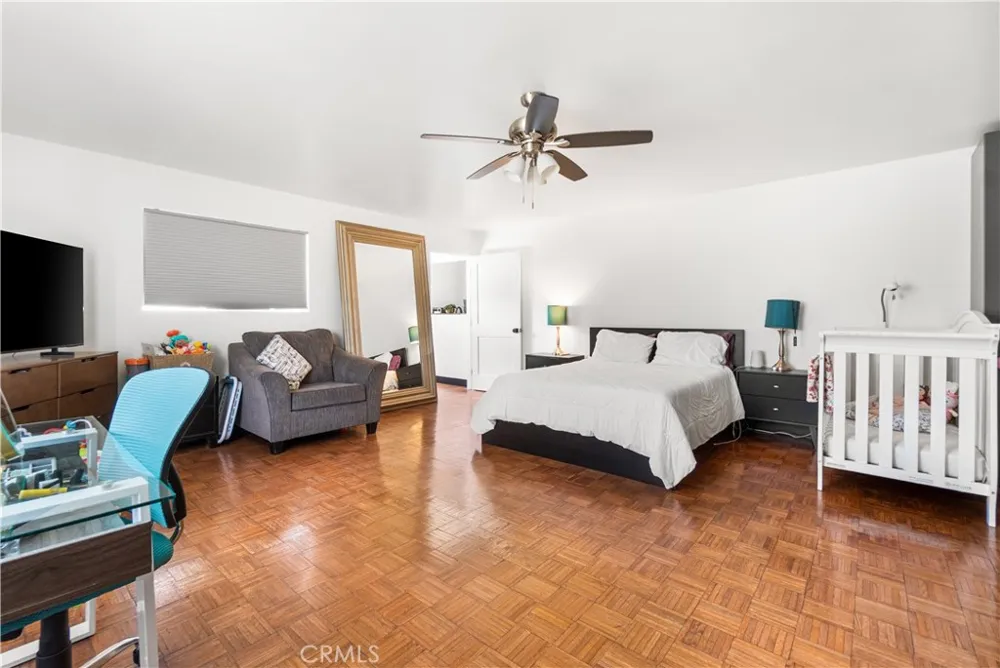 1208 S Stoneacre Compton, CA 90221