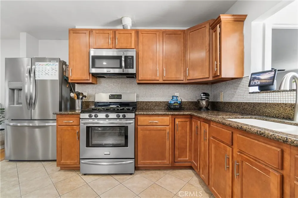 1208 S Stoneacre Compton, CA 90221