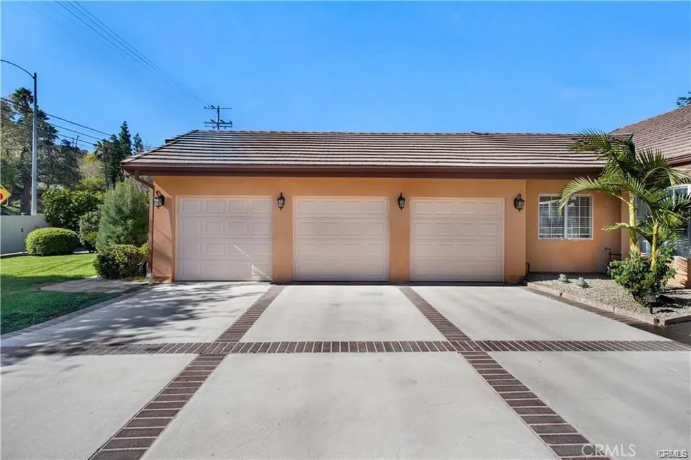 22329 Plummer Chatsworth, CA 91311