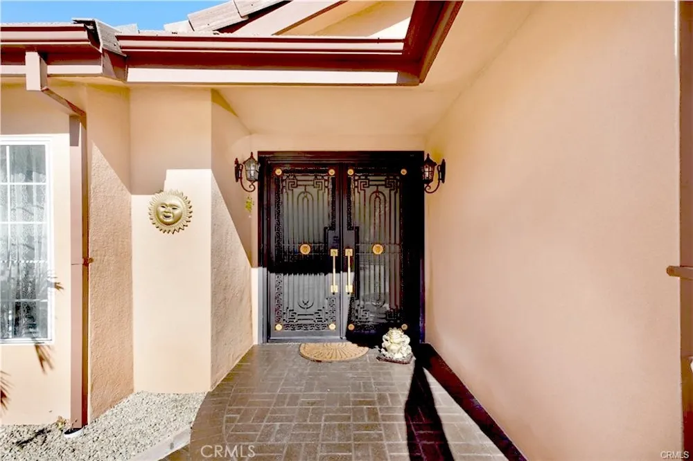 22329 Plummer Chatsworth, CA 91311