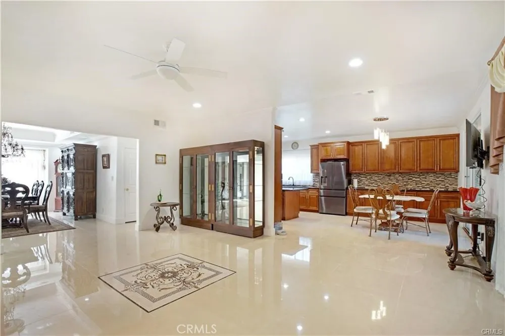 22329 Plummer Chatsworth, CA 91311