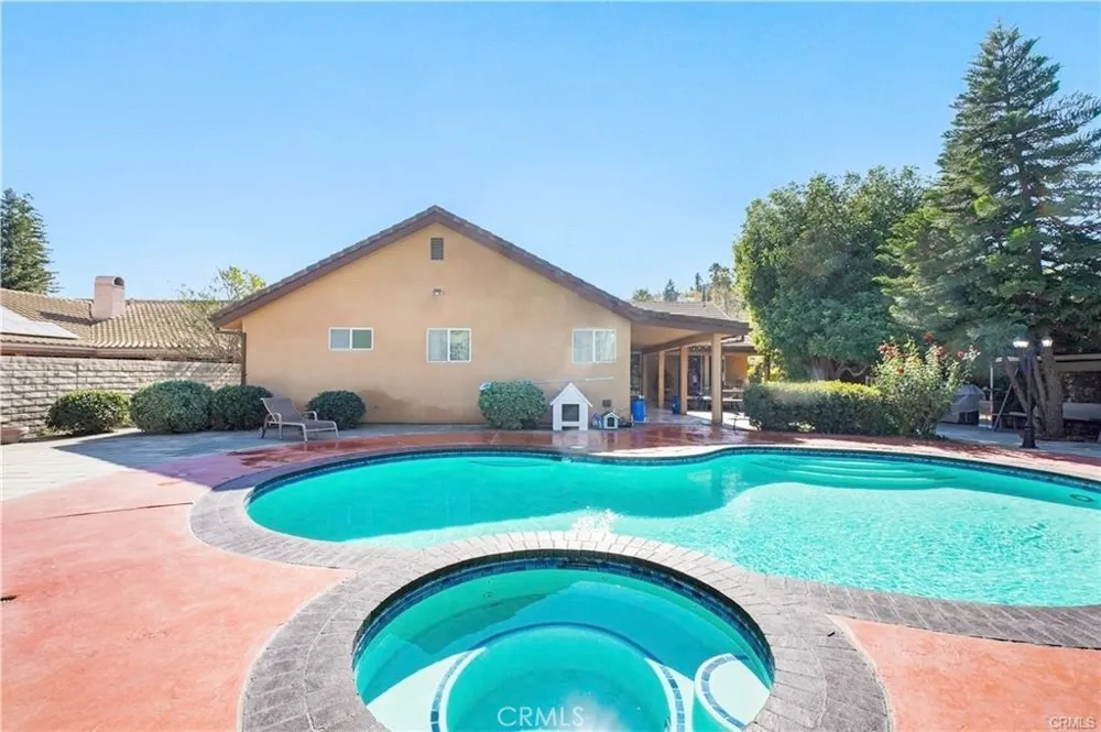22329 Plummer Chatsworth, CA 91311