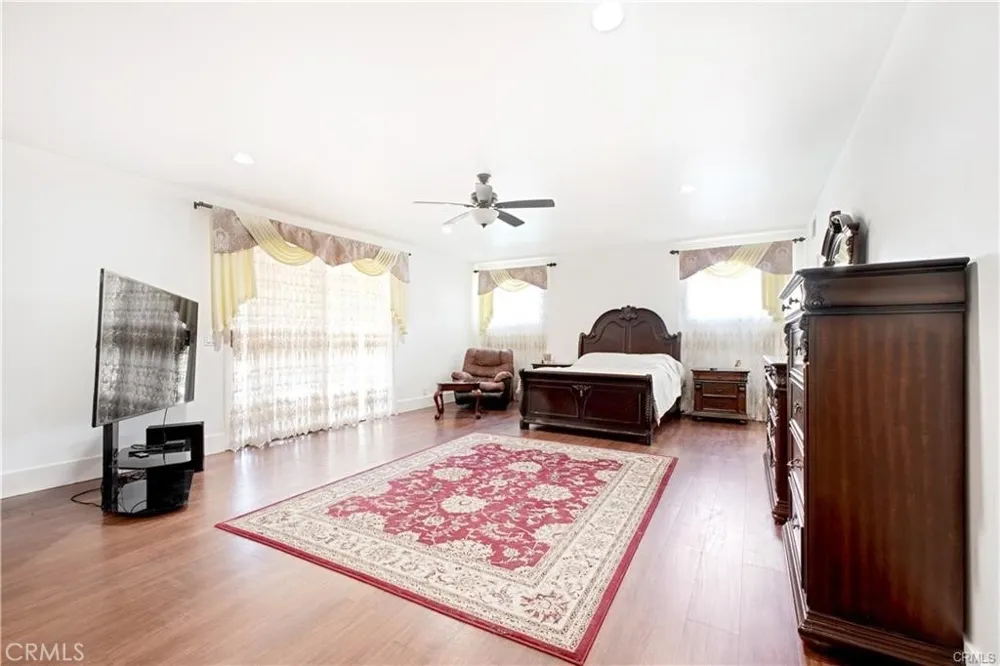 22329 Plummer Chatsworth, CA 91311