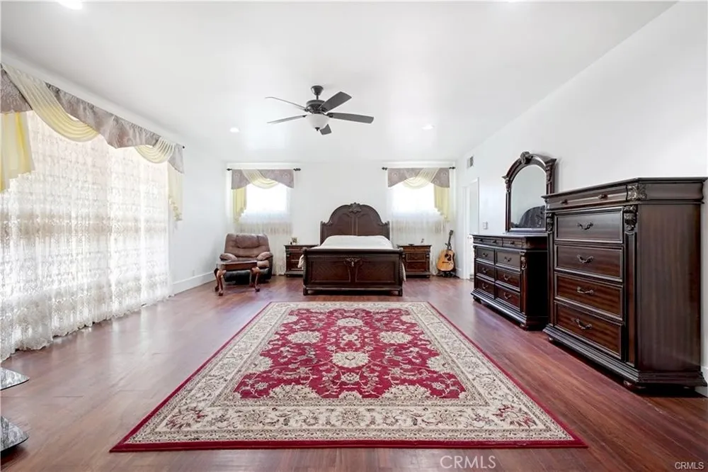 22329 Plummer Chatsworth, CA 91311