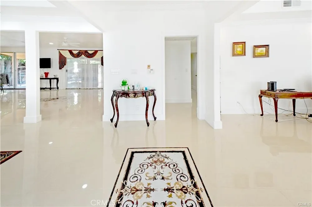 22329 Plummer Chatsworth, CA 91311
